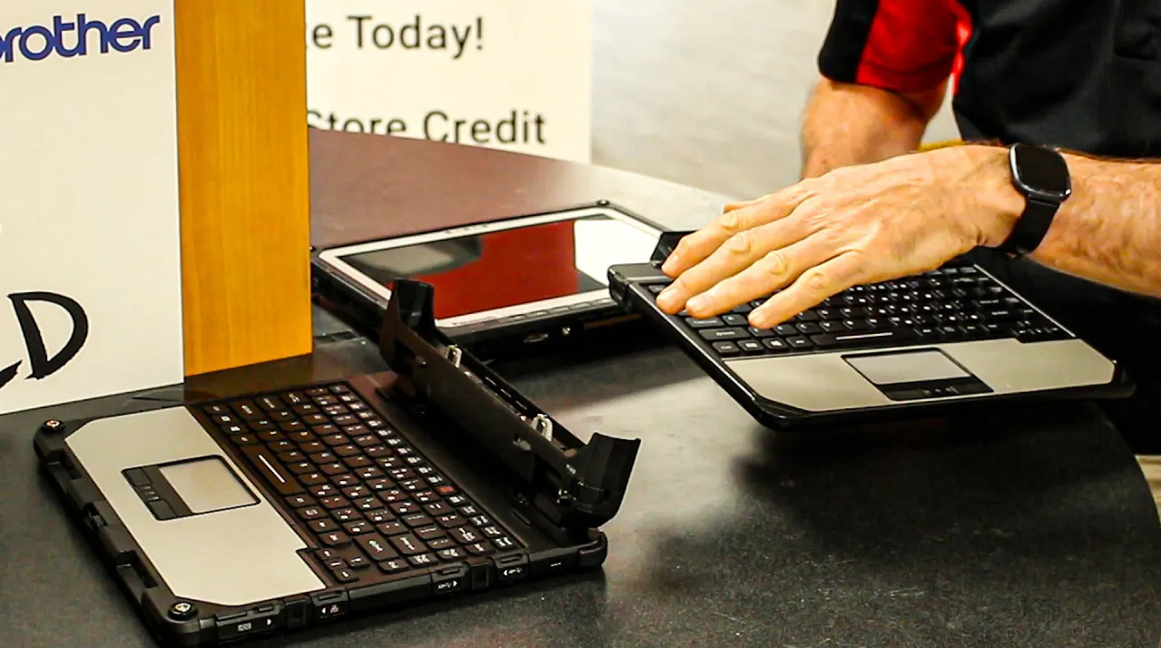 Bob compares the lite keyboard to the premium keyobard for the CF-33